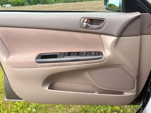 Used 2006 Toyota Camry LE FWD image 23