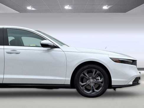 Used 2024 Honda Accord EX-L image 33