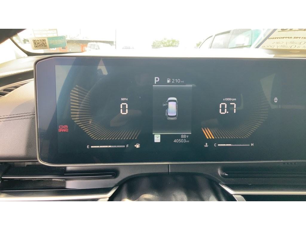 Used 2025 Kia Carnival FWD image 12