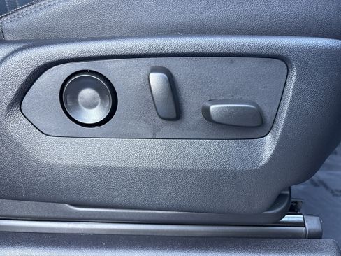 Used 2024 Chevrolet Silverado 3500 High Country w/ Technology Package image 30