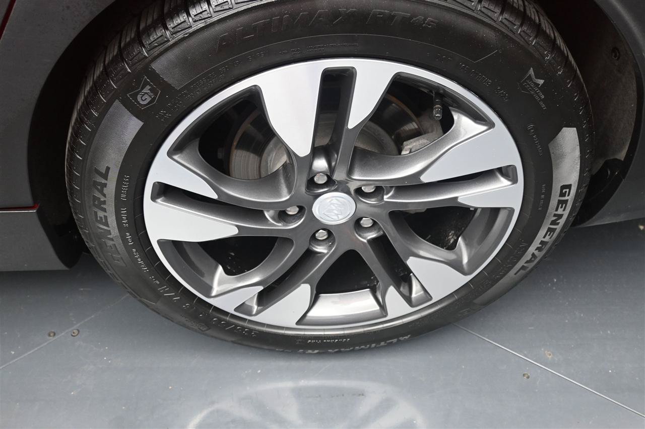 Used 2018 Buick Regal Preferred w/ Sights and Sounds Package AWD/4WD image 16