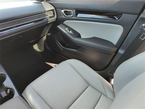 Used 2025 Honda Civic Sport image 22