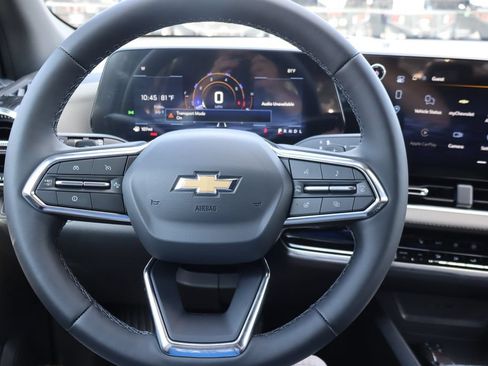 New 2027 Chevrolet Equinox LT w/ Convenience Package II FWD image 6