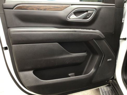 Used 2024 Chevrolet Suburban Premier AWD/4WD image 22