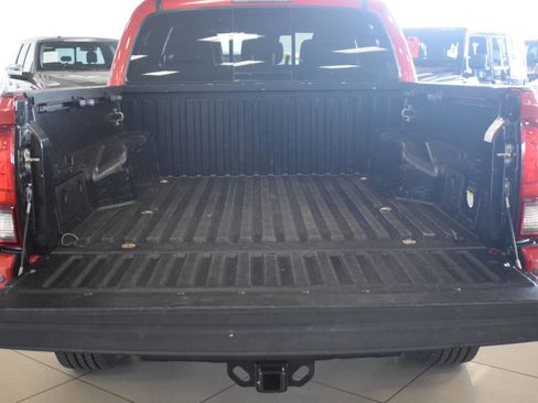 Used 2018 Toyota Tacoma TRD Sport w/ Technology Package image 32