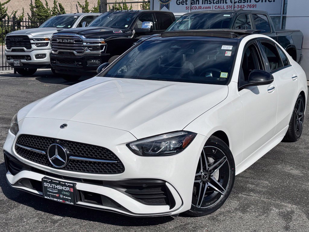 Used 2022 Mercedes-Benz C 300 4MATIC Sedan image 3
