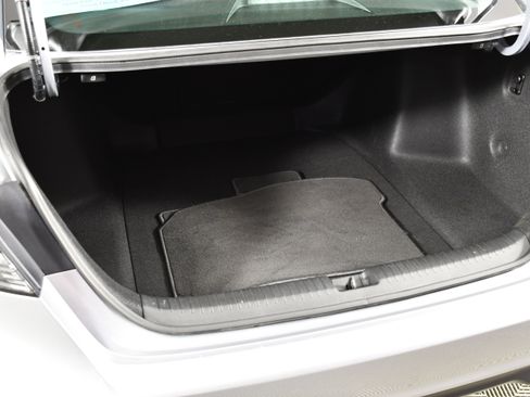 Certified 2025 Honda Accord SE image 39