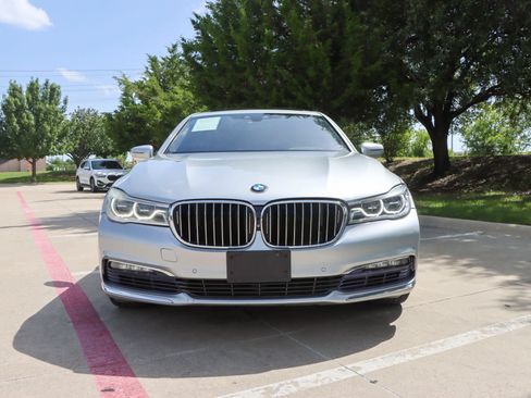 Used 2017 BMW 750i xDrive AWD/4WD image 2