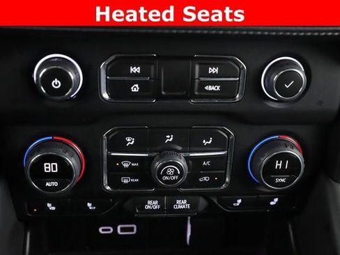 Used 2023 Chevrolet Suburban Z71 image 4