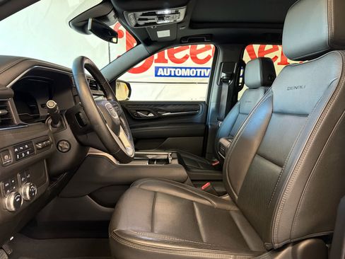 Used 2023 GMC Yukon XL Denali image 13