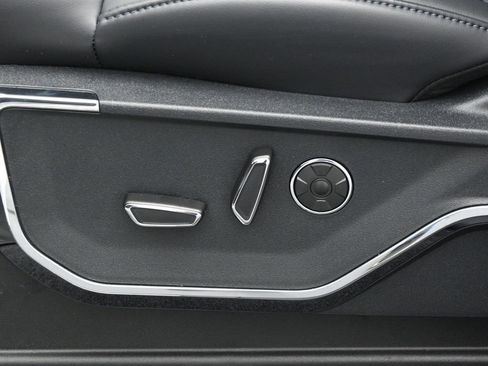 New 2025 Ford F150 Platinum w/ Equipment Group 702A High image 9