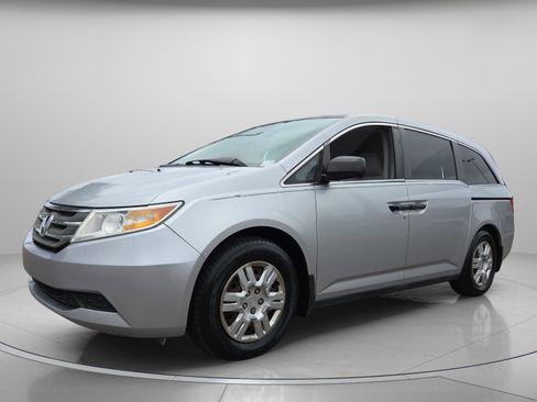 Used 2012 Honda Odyssey LX image 2