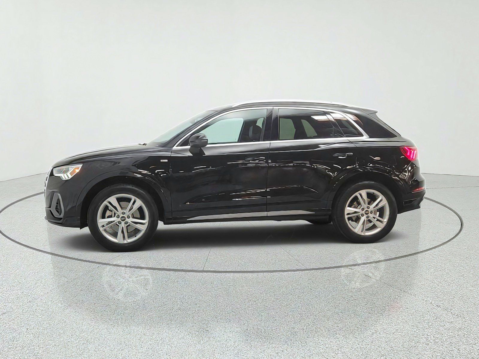 Used 2023 Audi Q3 2.0T Premium w/ Convenience Package AWD/4WD image 8