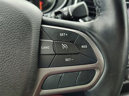 Used 2021 Jeep Cherokee Latitude Lux w/ Comfort/Convenience Group image 18