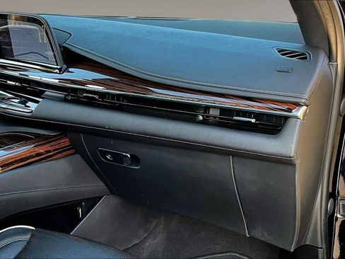Used 2023 Cadillac Escalade Premium Luxury RWD image 16