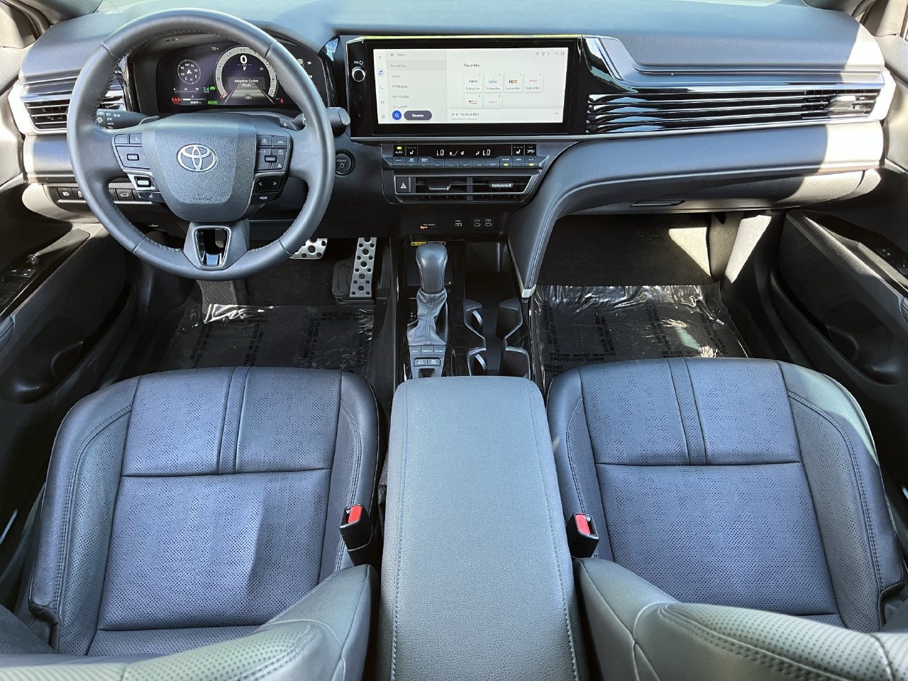 Used 2025 Toyota Camry XSE FWD image 9