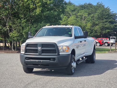 Used 2018 RAM 3500 Tradesman w/ Popular Equipment Group AWD/4WD image 3