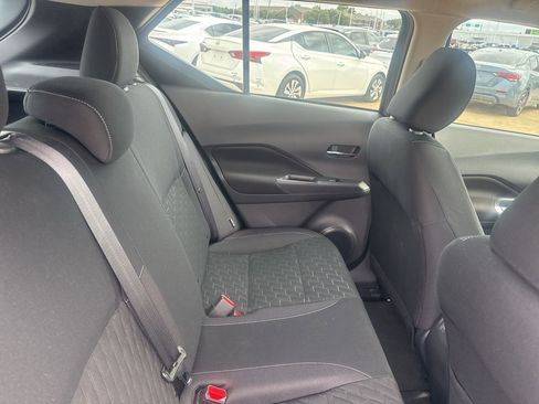 Used 2023 Nissan Kicks SV FWD image 33