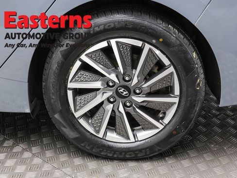 Used 2020 Hyundai Ioniq Limited image 8