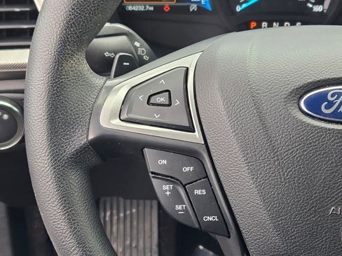 Used 2017 Ford Fusion SE w/ Fusion SE Technology Package image 25