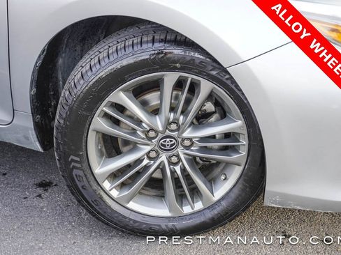 Used 2016 Toyota Camry SE image 5