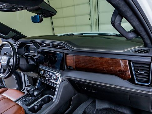 Used 2024 GMC Sierra 1500 Denali Ultimate image 16