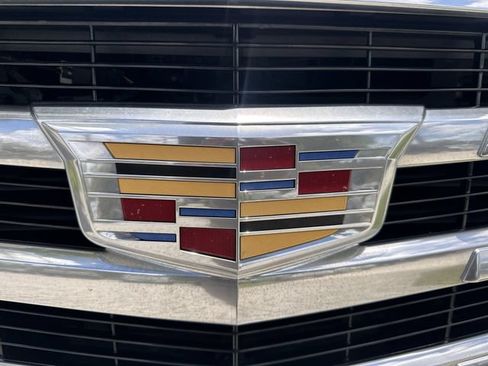 Used 2018 Cadillac Escalade Premium Luxury RWD image 10