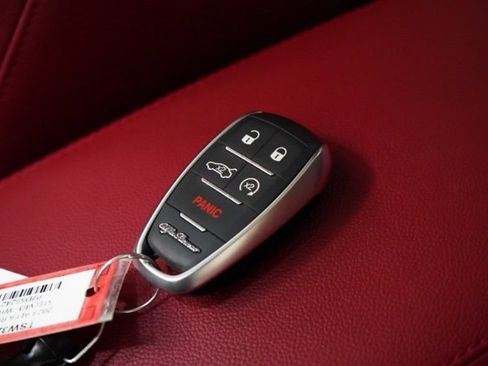 Used 2023 Alfa Romeo Stelvio Veloce image 36