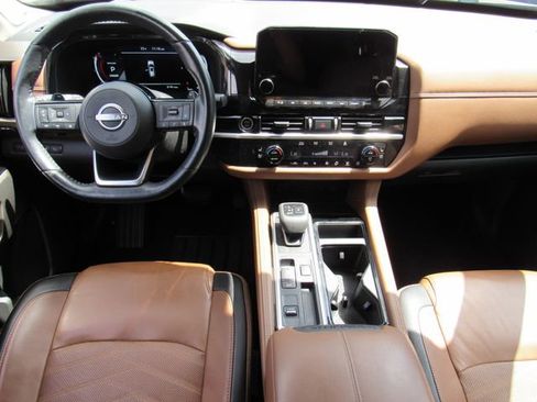 Certified 2024 Nissan Pathfinder Platinum w/ Cargo Package FWD image 19