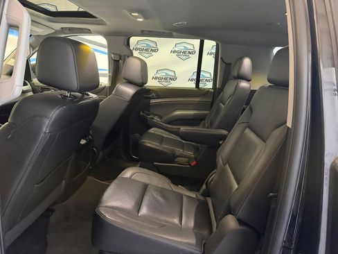 Used 2019 Chevrolet Suburban LT w/ Luxury Package image 18