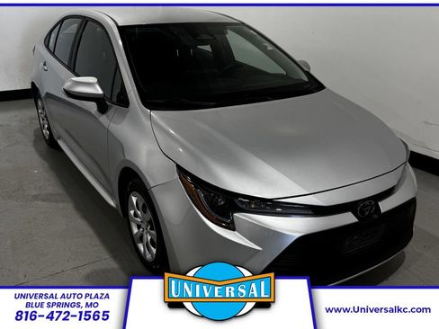 Used 2023 Toyota Corolla LE FWD image 1