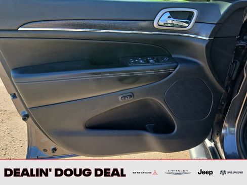 Used 2015 Jeep Grand Cherokee Limited w/ Luxury Group II AWD/4WD image 11