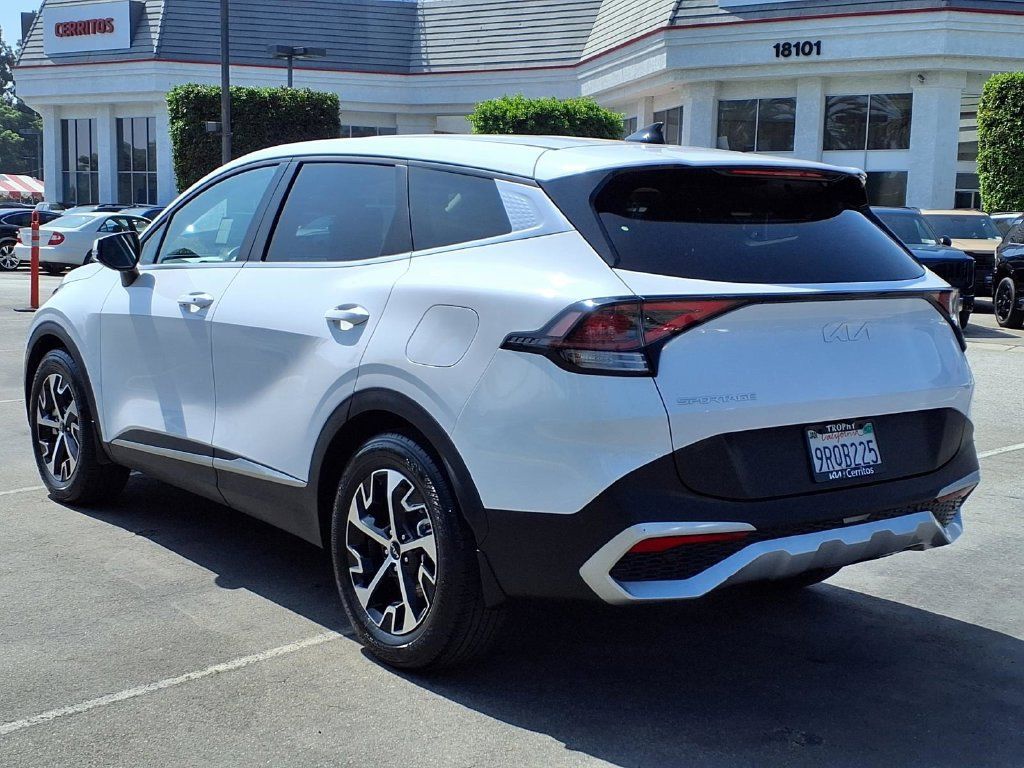 Certified 2025 Kia Sportage EX FWD image 4