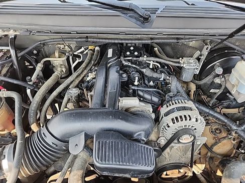 Used 2012 Chevrolet Suburban LS w/ Convenience Package 1 AWD/4WD image 42