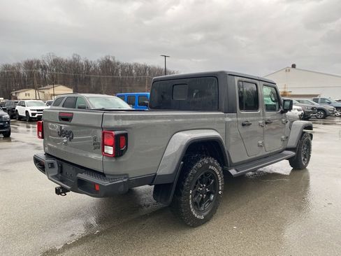 Used 2022 Jeep Gladiator Willys image 2