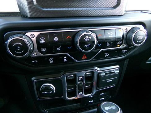 Used 2021 Jeep Wrangler Unlimited Sport AWD/4WD image 27