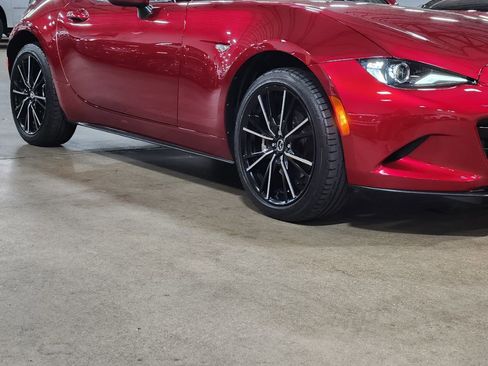 Used 2025 MAZDA MX-5 Miata Grand Touring RWD image 17