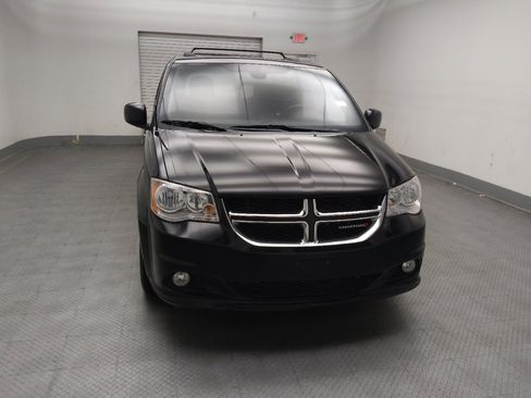Used 2019 Dodge Grand Caravan SXT FWD image 14