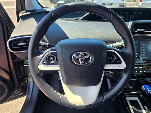 Used 2017 Toyota Prius Three Touring FWD image 22
