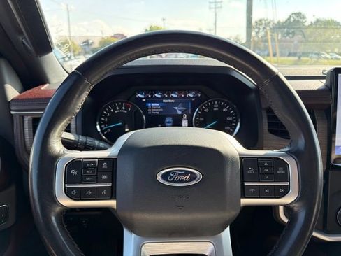 Used 2024 Ford Expedition Limited RWD image 12