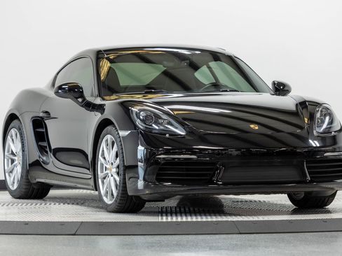 Used 2018 Porsche 718 Cayman RWD image 1
