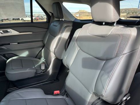 New 2026 Ford Explorer Active w/ Active Comfort Package image 16