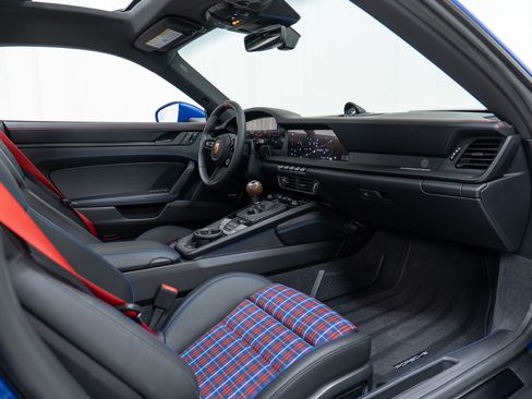 Used 2026 Porsche 911 Carrera T RWD image 41