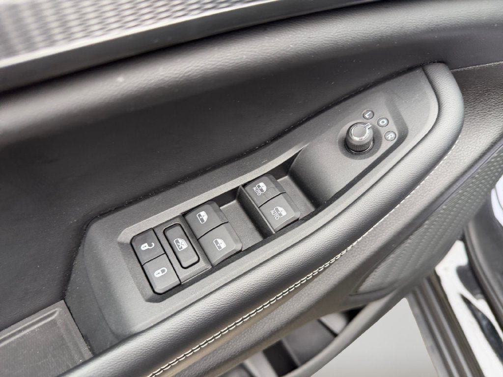 Used 2023 Jeep Grand Cherokee Altitude AWD/4WD image 21