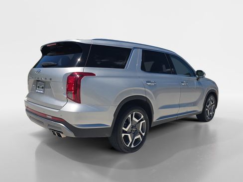 Used 2024 Hyundai Palisade SEL FWD image 3