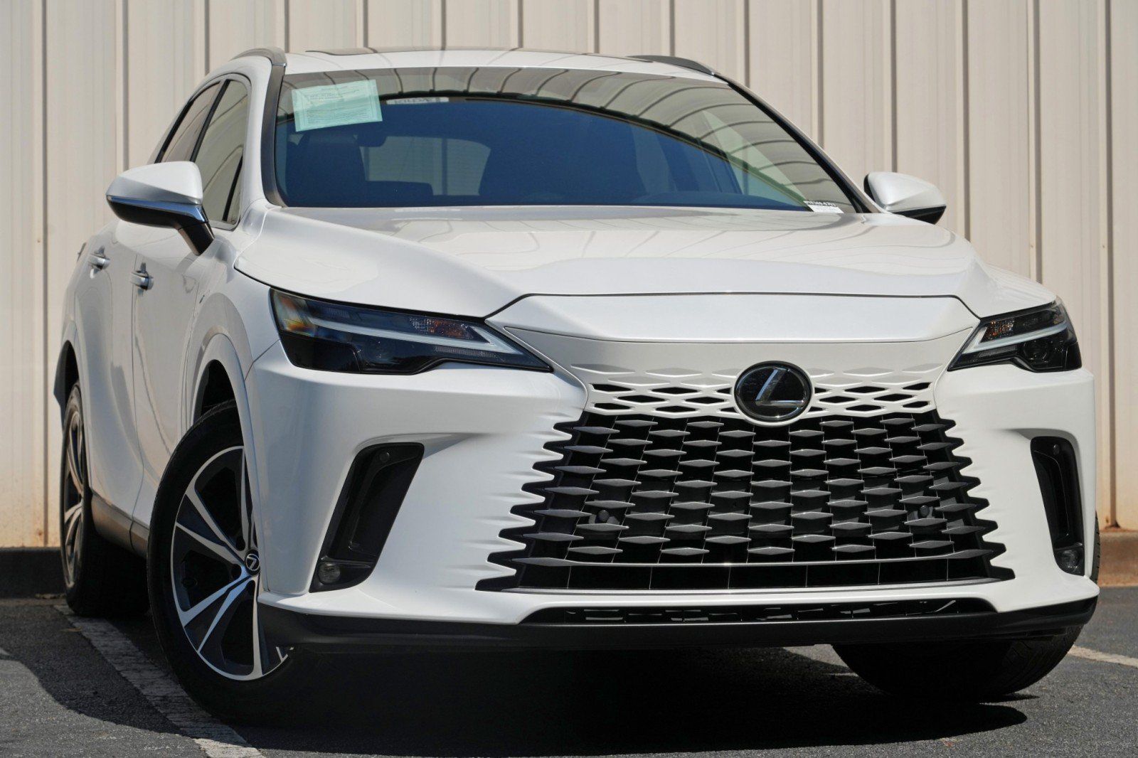 Used 2023 Lexus RX 350h w/ Cold Area Package AWD/4WD image 4