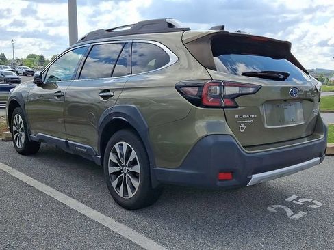 Used 2023 Subaru Outback Touring AWD/4WD image 4