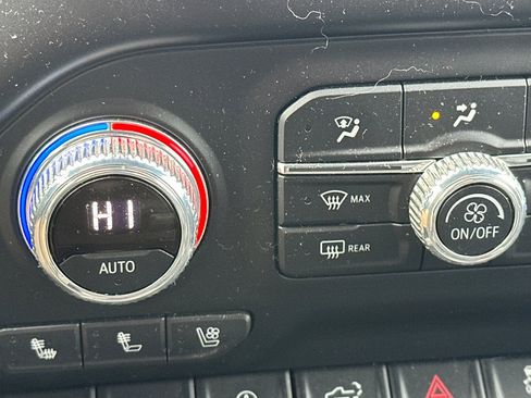 Used 2019 GMC Sierra 1500 Denali w/ Denali Ultimate Package image 28