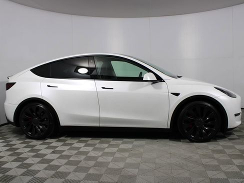 Used 2022 Tesla Model Y Performance image 18