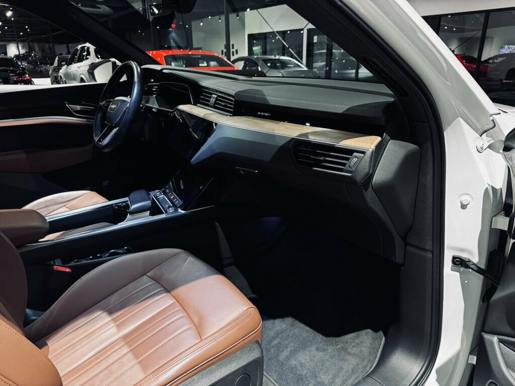 Used 2024 Audi Q8 e-tron Premium AWD/4WD image 34